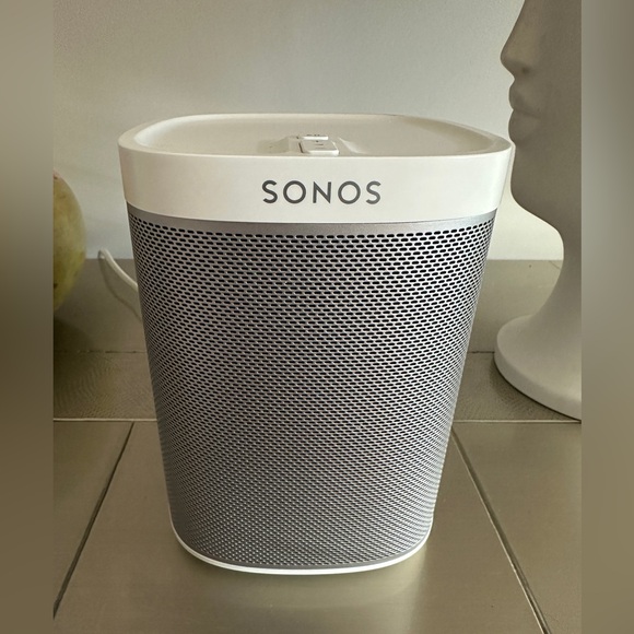 Sonos Play:1 Compact Wireless Smart Speaker White - Picture 6 of 11